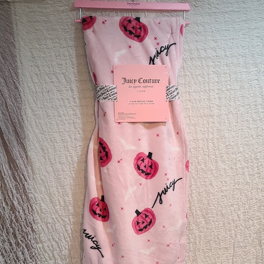 Juicy Couture Throw Blanket Pumpkin And Bats Plush Limited Edition NWT - Picture 1 of 7